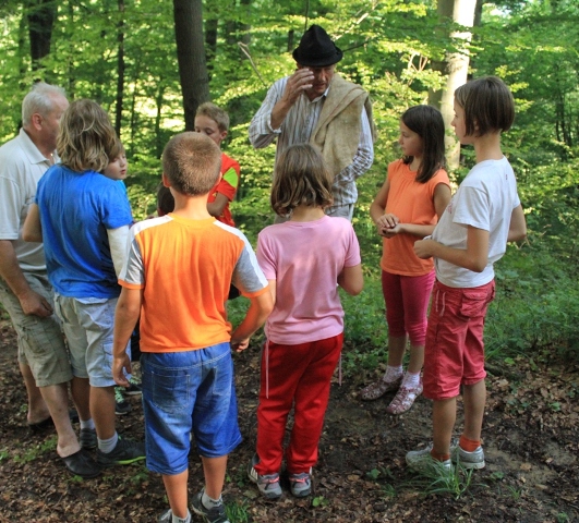 Guzaj_in_otroci-1_webL3.jpg AAA12238-EDC9-11E1-98E4-0E0966B94067